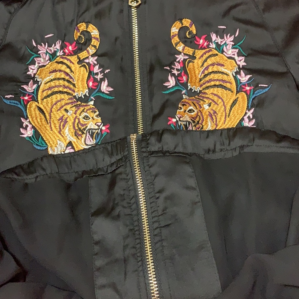 Divided Fully Lined Baseball Style Jacket With Em… - image 8